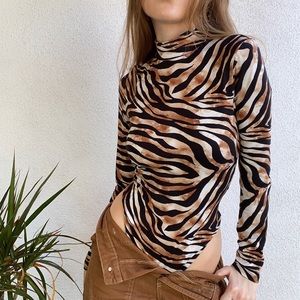 🌿 SEXY ANIMAL PRINT TURTLENECK BODYSUIT 🌿
